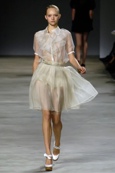 Look 32